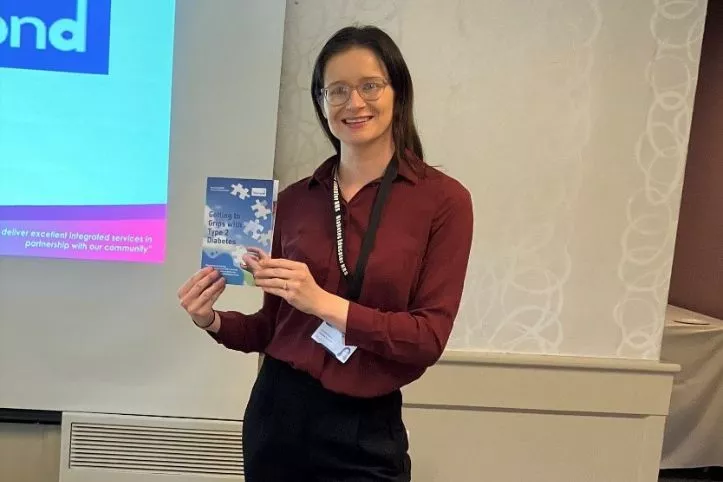 Image of Amy delivering a DESMOND course 